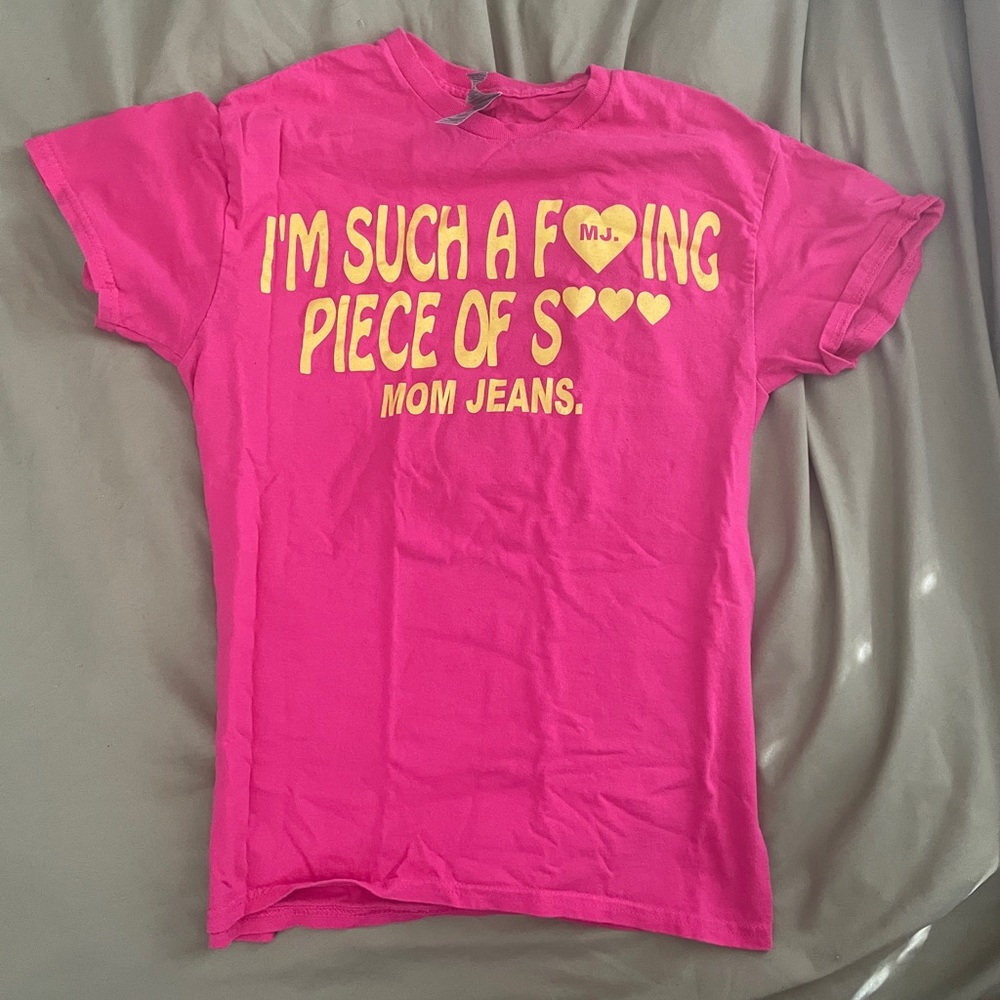 Mom Jeans Band Tee Hot Pink